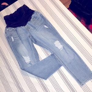 Maternity jeans with holes